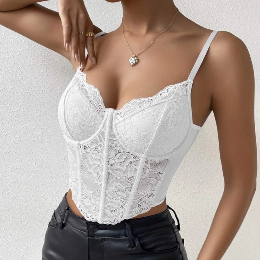 Luxe Floral Lace Corset Crop Top - Picture 3 of 15